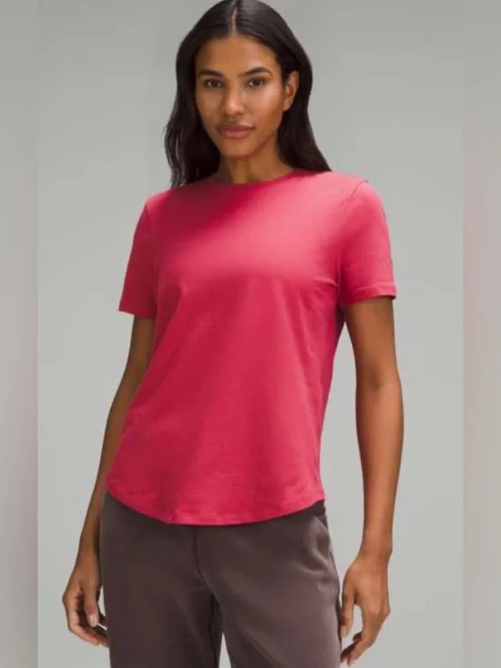 Lululemon Athletica Short Sleeve Love Tee in Coral Red 8 - Picture 1 of 8